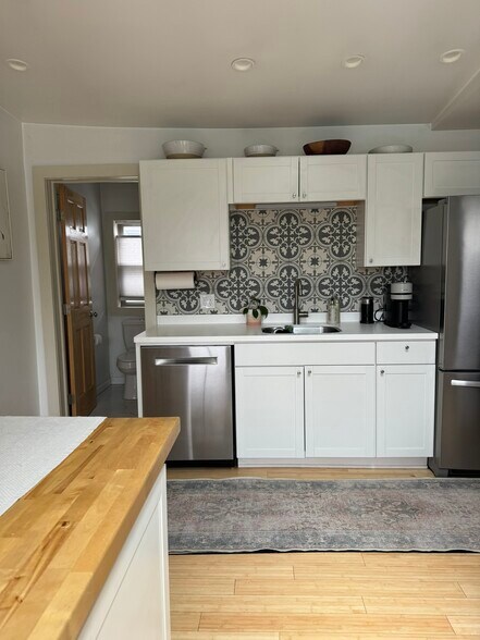 Building Photo - 44 Luck St