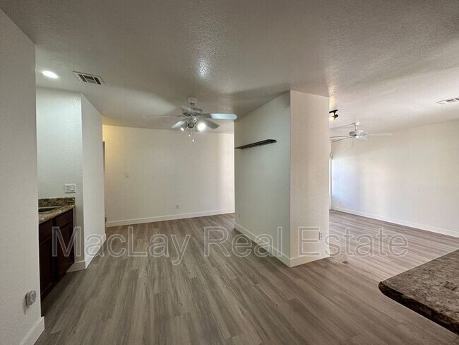 Building Photo - 8787 E Mountain View Rd