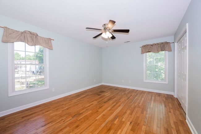 Building Photo - 237 Riverbend Rd