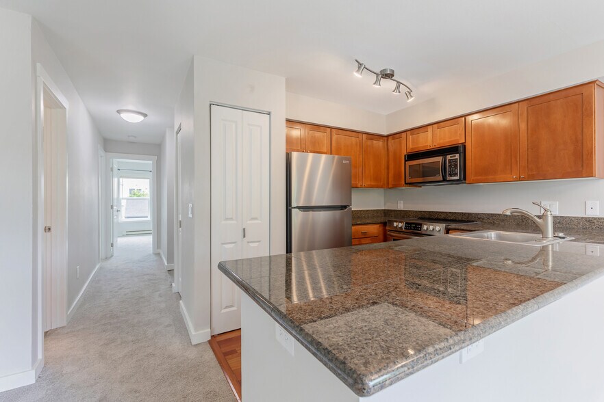 Building Photo - 12300 Harbour Pointe Blvd