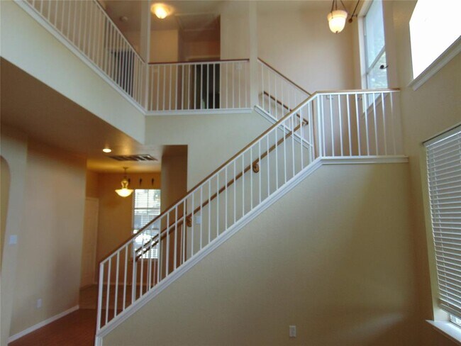 Building Photo - 4482 Mather
