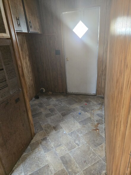 Building Photo - 1075 Sweeten Creek Rd