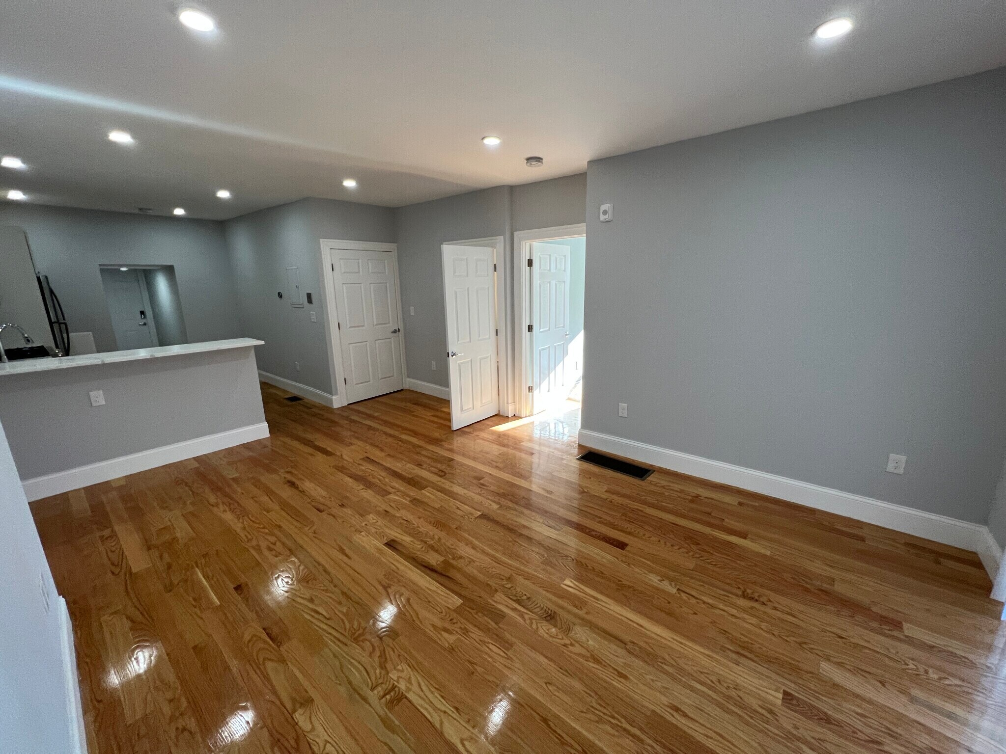 Building Photo - 361 Beacon St