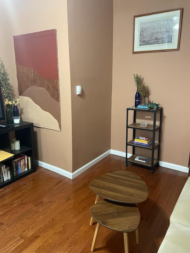 Building Photo - 280 2ND St