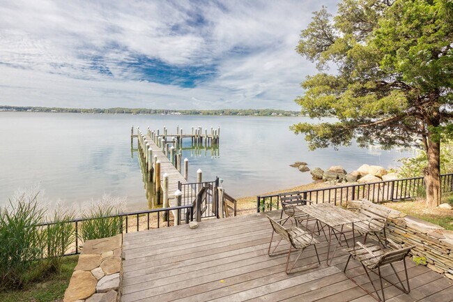 Building Photo - 66 Ram Island Dr