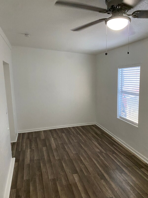 Building Photo - 5415 Buena Vista St