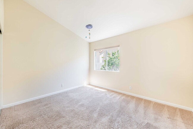 Building Photo - The Colony 55+ community. Great 2 bedroom/...
