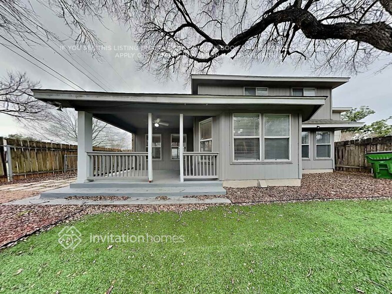 Building Photo - 1001 Apache Oaks Dr