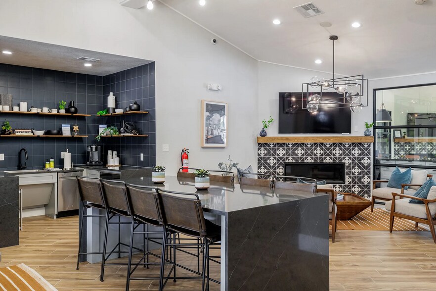 Building Photo - 3201 Duval Rd