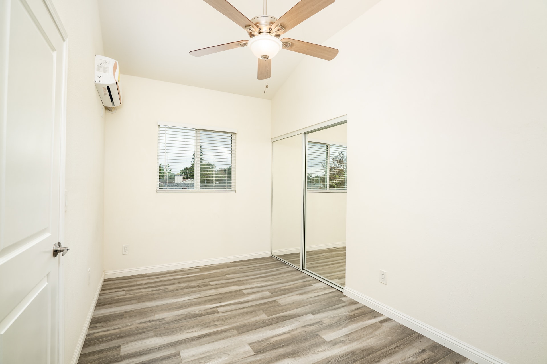 Building Photo - 14584 Highcrest Cir