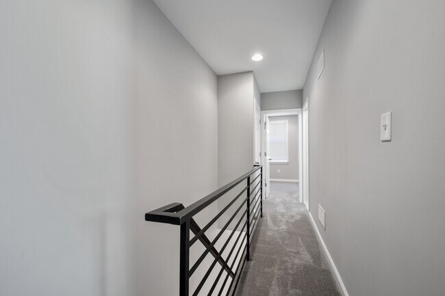 Building Photo - 1451 N Dover St