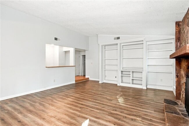 Building Photo - 1515 Captain Thomas Ct