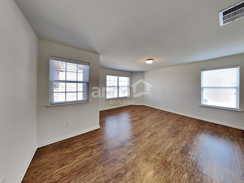 Building Photo - 4505 Shy Creek Ln