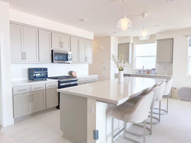 Building Photo - 9776 Seawind Wy