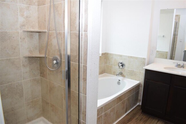 Building Photo - 5808 Bianca Dr