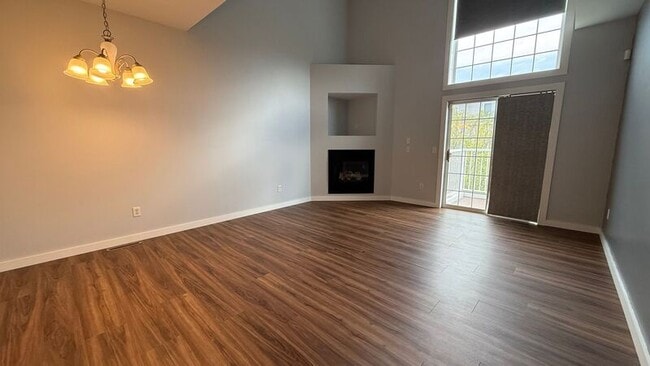 Building Photo - 6542 Merrimac Ln N