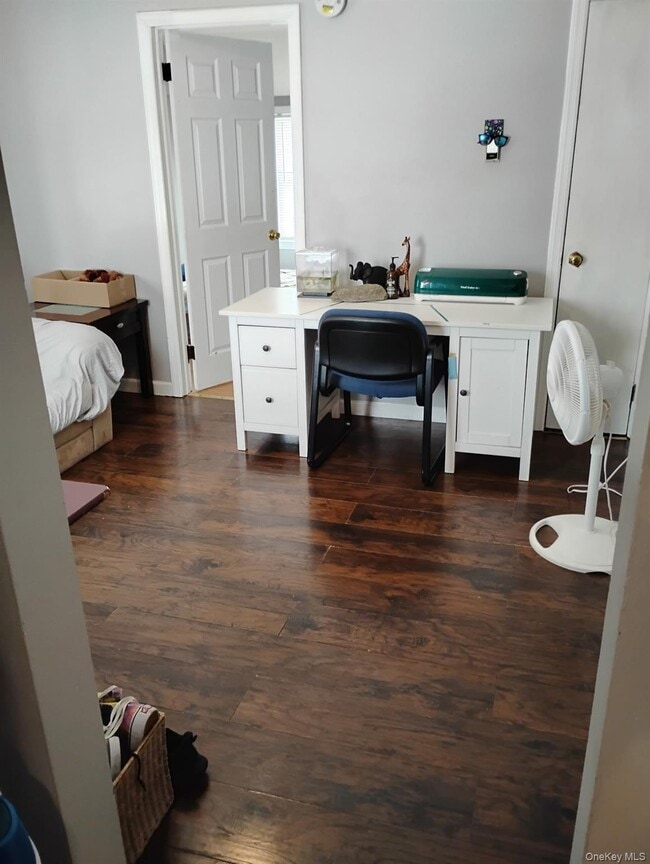 Building Photo - 60 Bay Ave