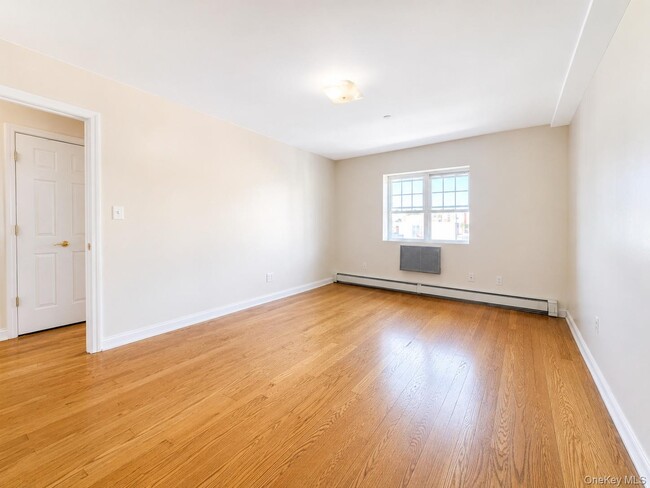 Building Photo - 49-11 108th St