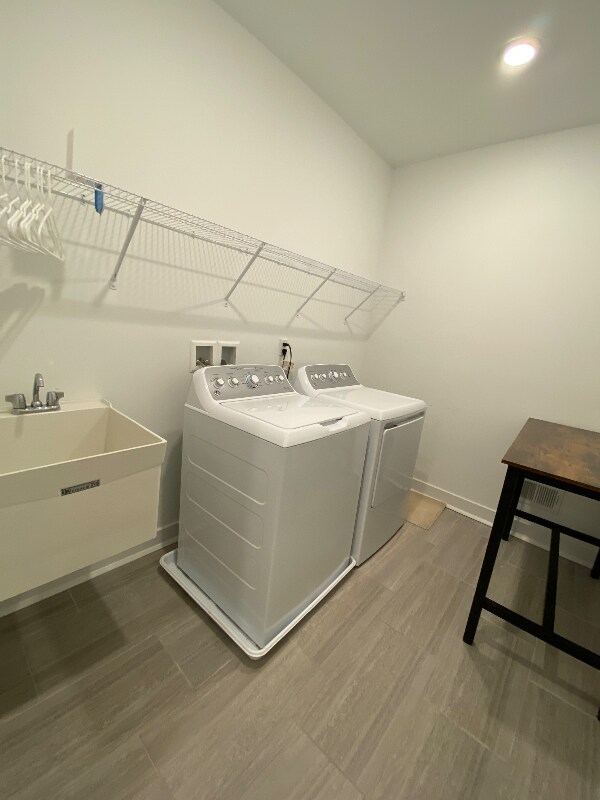 Building Photo - 3105 Aviator Ave