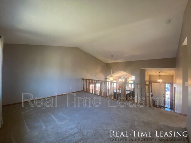 Building Photo - 8065 Lower 147th St W
