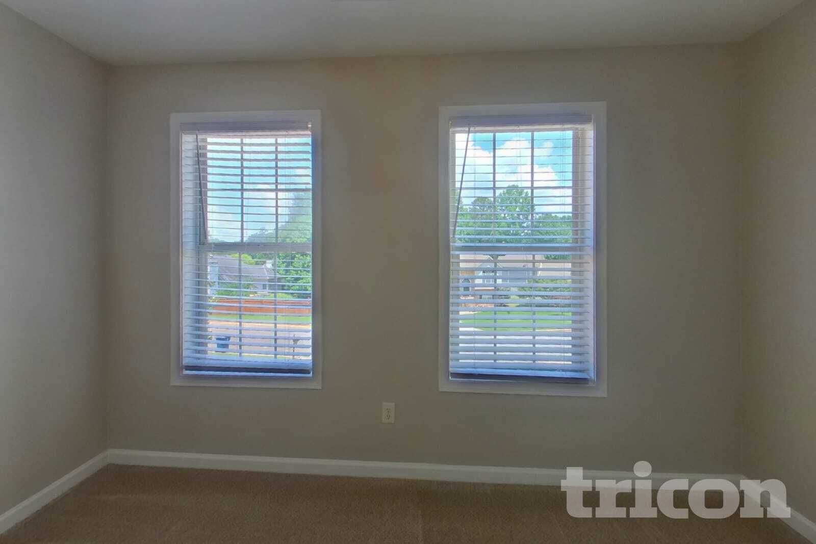 Building Photo - 12264 Crestwood Ct