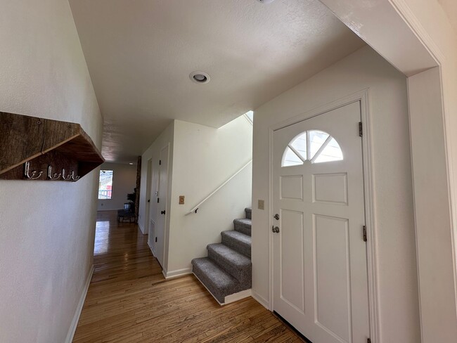 Building Photo - Gorgeous Multilevel 4 Bedroom 2.5 Bathroom...