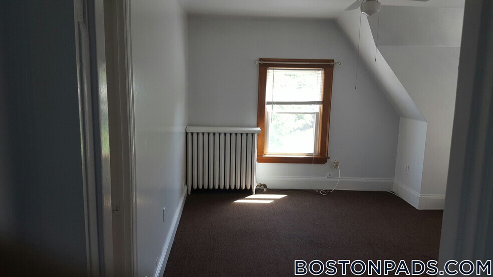 Building Photo - 3 Chamblet St