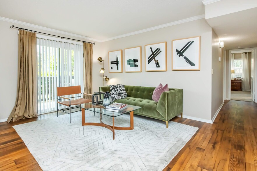 Building Photo - South Wind Apartment Homes