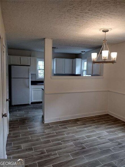 Building Photo - 131 Garrison Rd SE