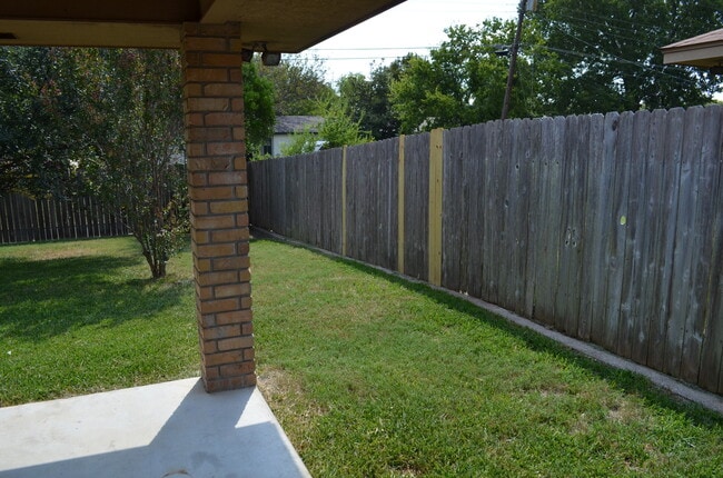Building Photo - AFFORDABLE 2 BEDROOM DUPLEX IN HARKER HEIGHTS
