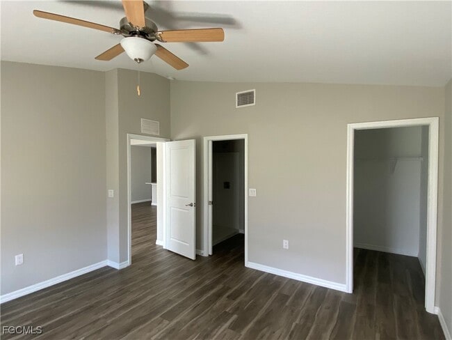 Building Photo - 2821 NW 6th Pl