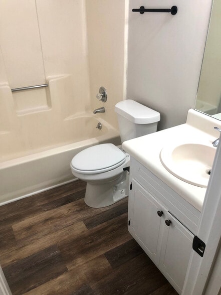 Building Photo - 2376 Rosedale Rd