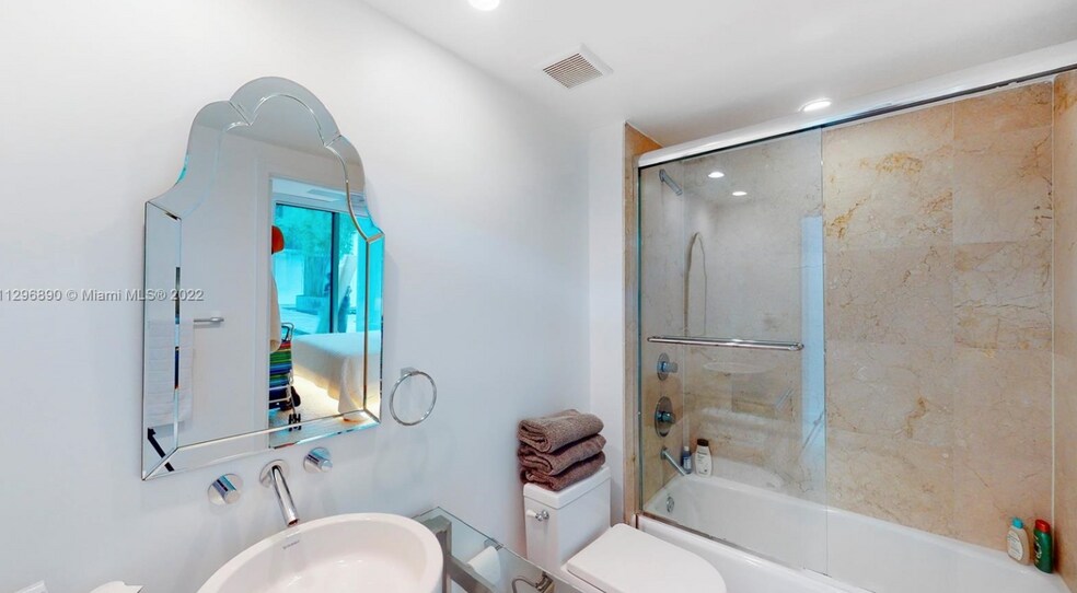 Building Photo - 6000 Collins Ave