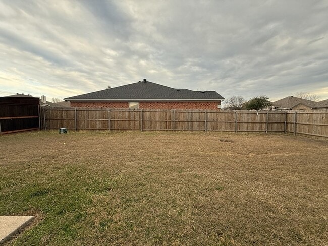 Building Photo - 7033 Snowy Owl St