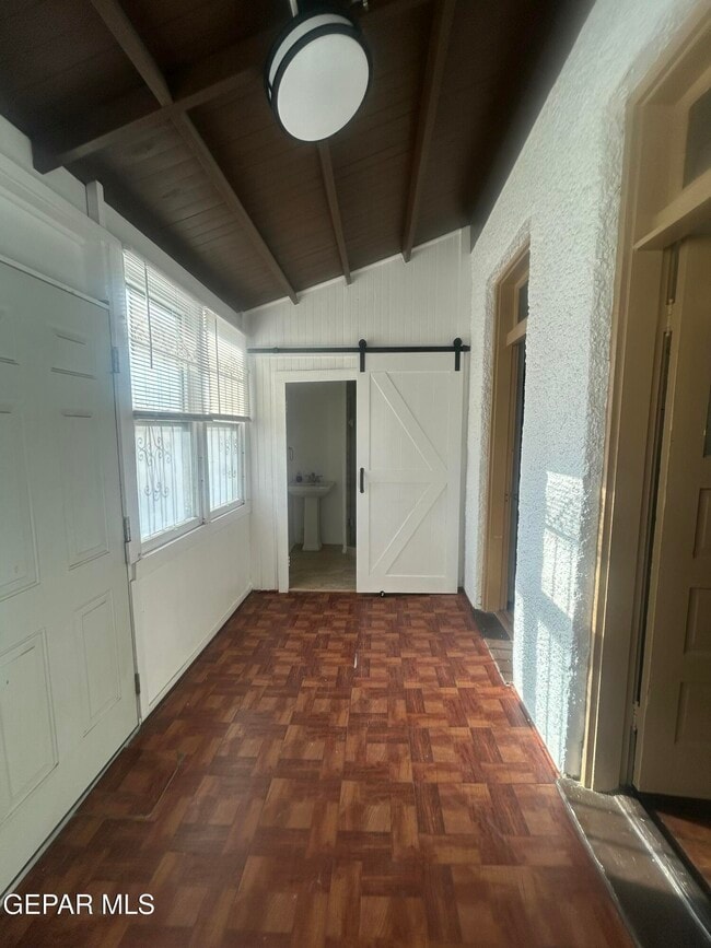 Building Photo - 1546 Upson Dr