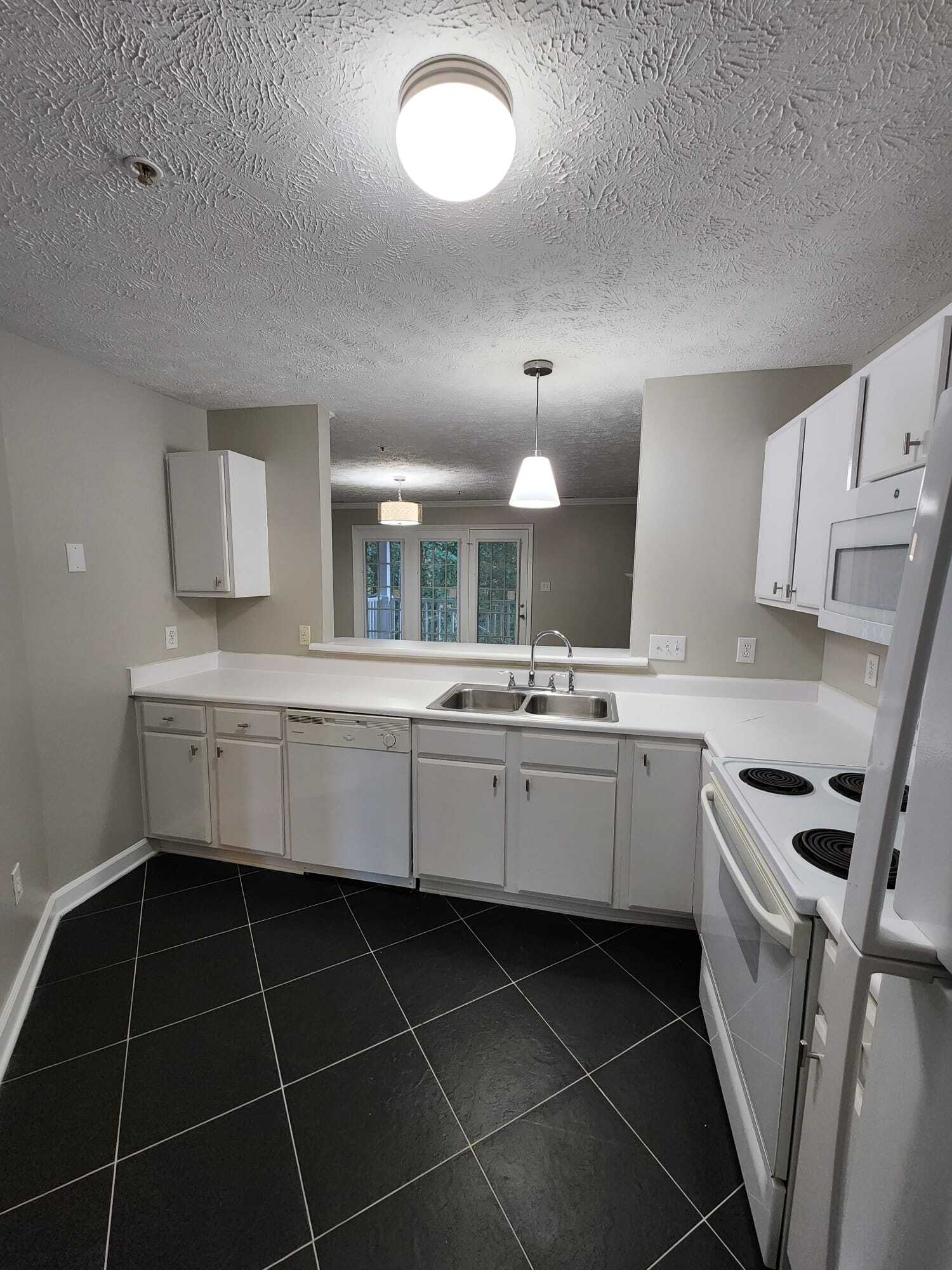 Building Photo - 330 Bubble Creek Ct
