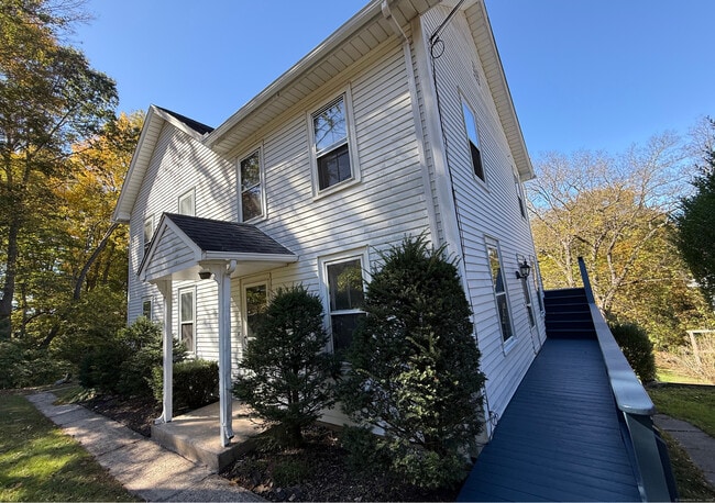 Building Photo - 227 Railroad St