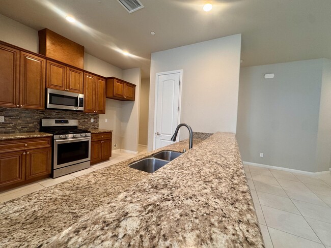 Building Photo - 31865 San Eljay Ave