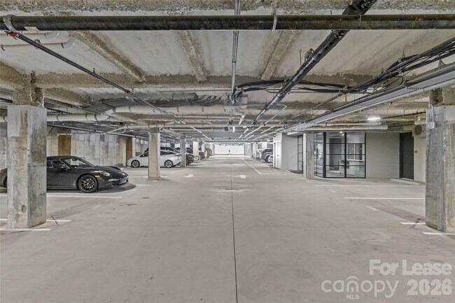 Building Photo - 1172 Queens Rd