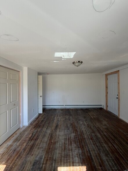 Building Photo - 490 Boswell Ave