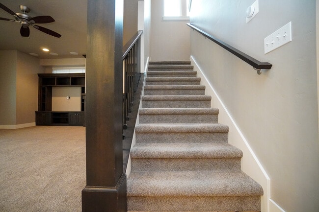 Building Photo - 2303 E Fratello St