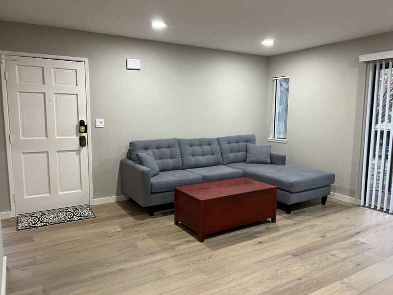 Entrance, Living Room - 1177 Honey Trl
