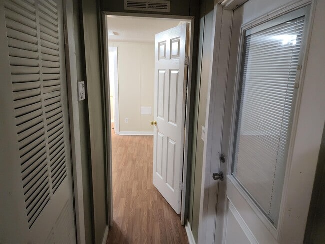 Building Photo - 68 Green Meadows Dr