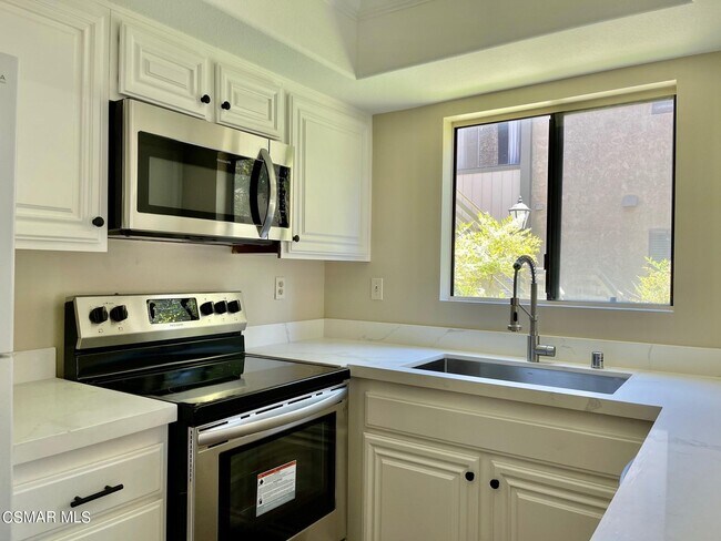 Building Photo - 786 Birchpark Cir
