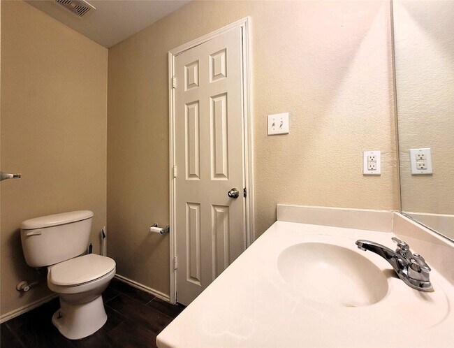 Building Photo - 1433 Kramer Ct