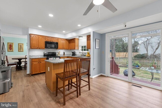 Building Photo - 15728 Beau Ridge Dr