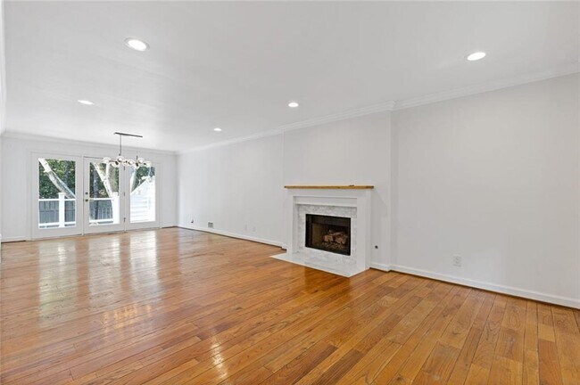 Building Photo - 2328 Defoors Ferry Rd NW