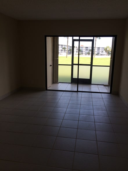 Building Photo - 1030 US-1