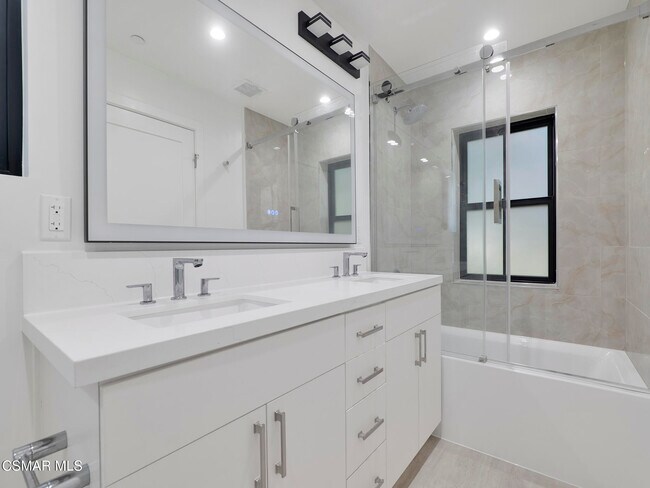 Building Photo - 3190 Los Robles Rd