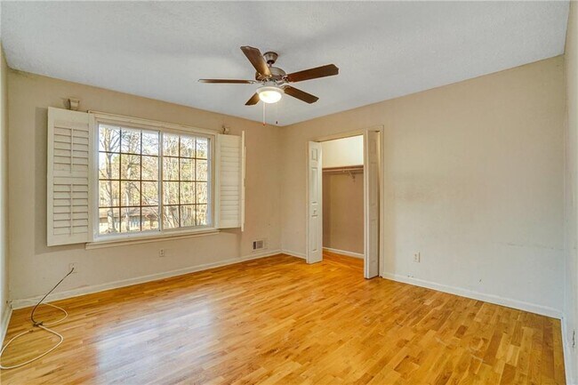 Building Photo - 648 Cativo Dr SW